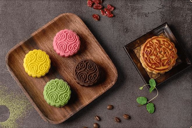 月餅全自動(dòng)刷蛋機(jī)，提高產(chǎn)品產(chǎn)量，提升產(chǎn)品檔次！
